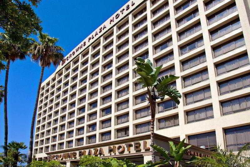 Amadeus Hotel Прага Екстериор снимка